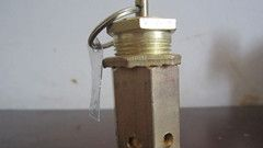 供应A42Y-64弹簧封闭式安全阀