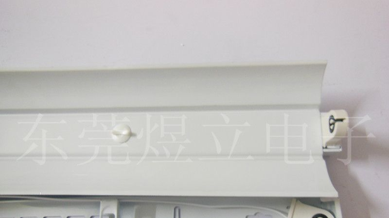 LED带罩支架、LED铁质带罩支架、LED灯管支架