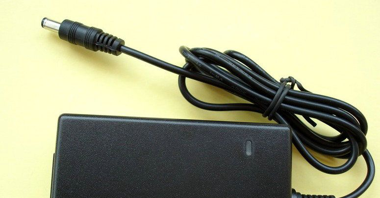供应12V2A电源适配器