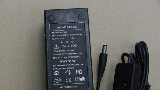 供应12V5A电源适配器