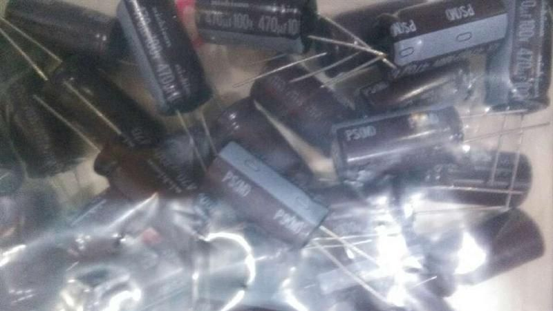 供应 UPS2A471MHD 铝质电解电容器100v 470uF 20％ 16X31.5