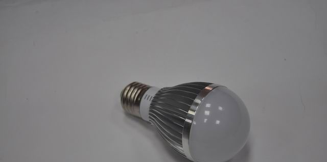 供应LED室内照明灯具，大功率LED灯泡5W