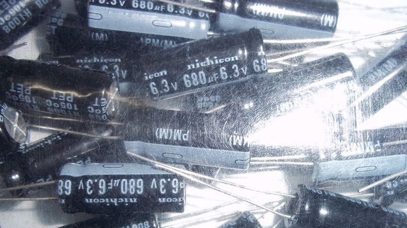尼吉康铝电解电容25V 100UF 原装现货