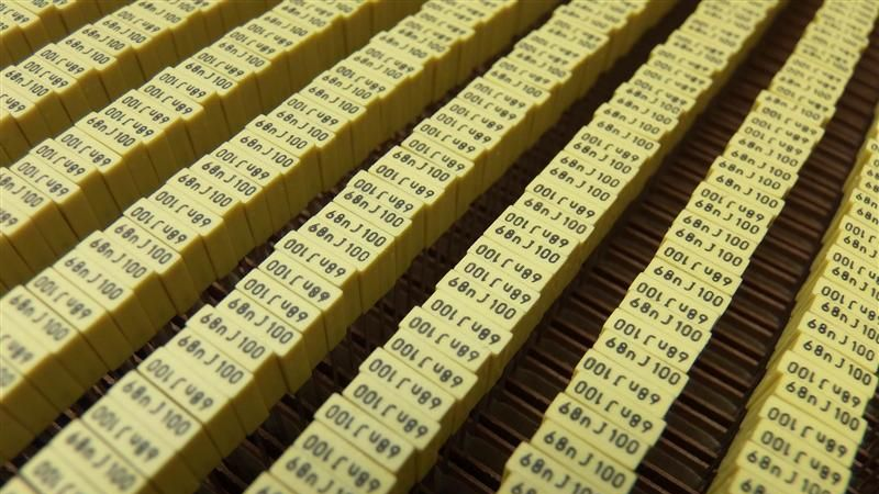 供应薄膜电容.盒状金属电容.校正电容683J100V 7.2*6.5*2.5 P=5mm排带式