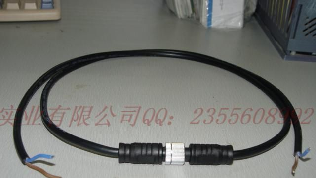 太阳能制造配件防水连接器M12，体积小，性价比超高