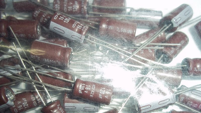 供应黑金刚电解电容25V 100UF