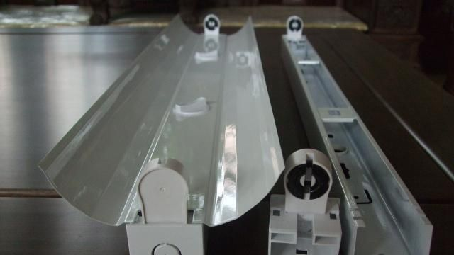 供应LED铁质带罩支架、LED灯管支架、T8LED灯管安装支架
