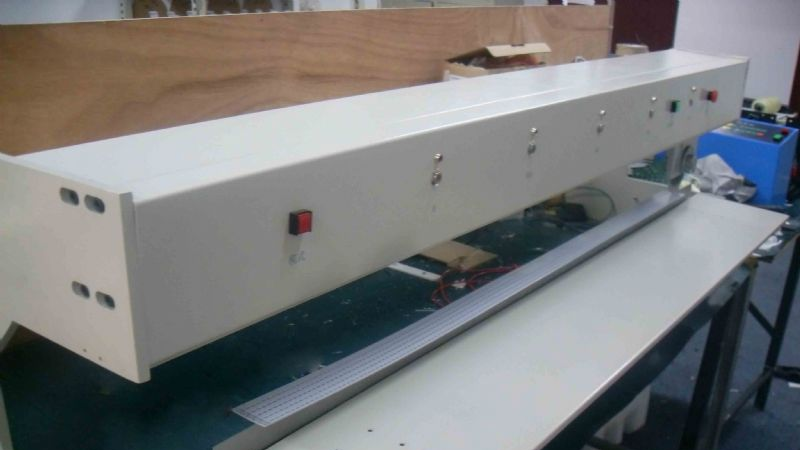 铝基板裁板机 PCB分板机 LED灯条切板机源尚