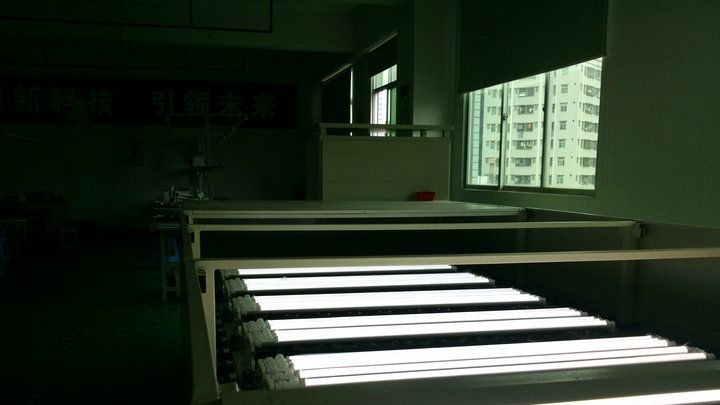 智能人体感应LED日光灯，智能声控感应LED日光灯，用于地下停车场照明灯管