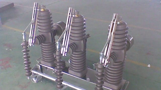 ZW43-12户外真空断路器，ZW43高压真空短断路器