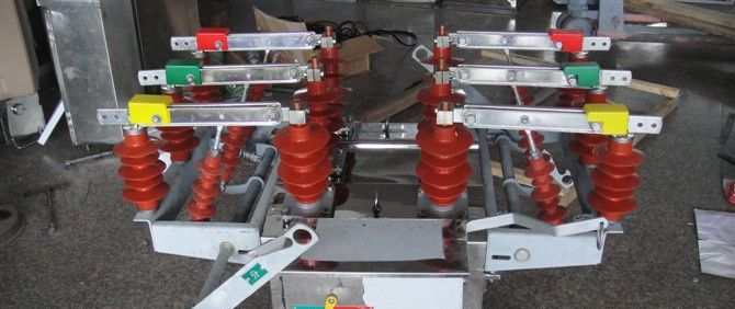 销售ZW8-12预付费、户外真空断路器,ZW8-12KV/630A高压真空断路器
