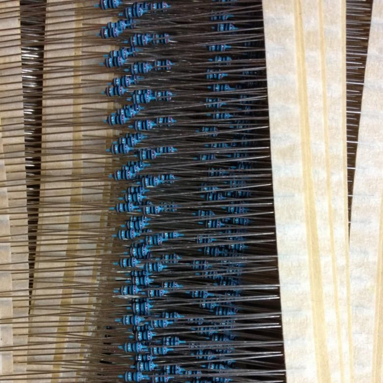 供应插件高精密色环电阻1/4W 0.25W 0.1%