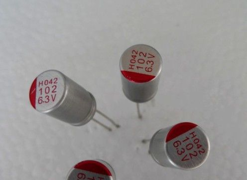 固态电解电容10UF 35V