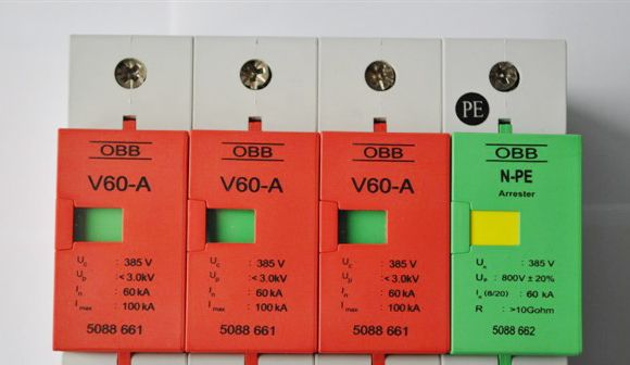 供应浪涌保护器V40-B/3+NPE OBB-385V