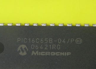 供应PIC16C65B-04/P单片机系列