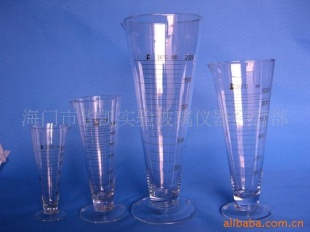 供应实验室仪器 优质3.3高硼硅玻璃量杯