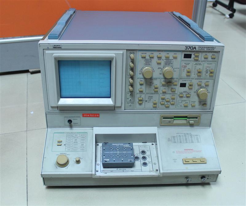 大量现货出售晶体管图示仪370A,TEK370B,371A