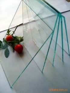 各种规格平面钢化玻璃