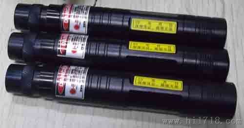 安装电池的点状激光器