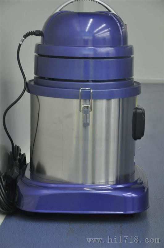 吸尘器