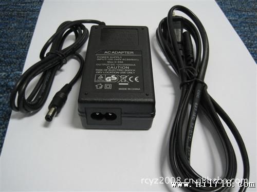 桌面式 12V2.5A CE UL 开关电源 电源适配器