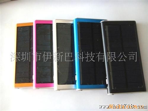 厂家供应 太阳能手机充电器 2600MAH 多功能太阳能充电器