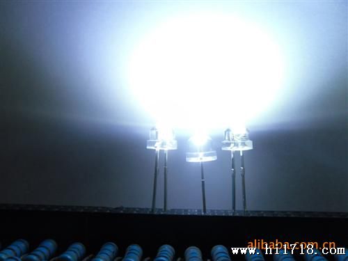 LED 亮低衰减白光系列