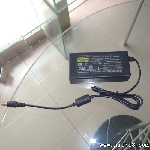 60W桌面式12V 5A电源适配器