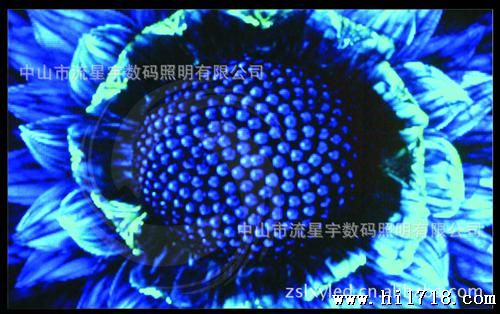 供应亮度显示屏    户内P10全彩三拼一LED显示屏