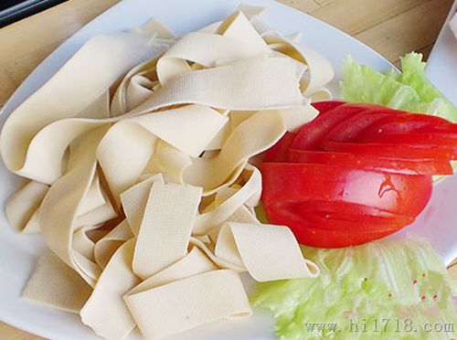 仿手工豆腐皮机厂家在哪？哪有卖仿手工豆腐皮机直销厂家？