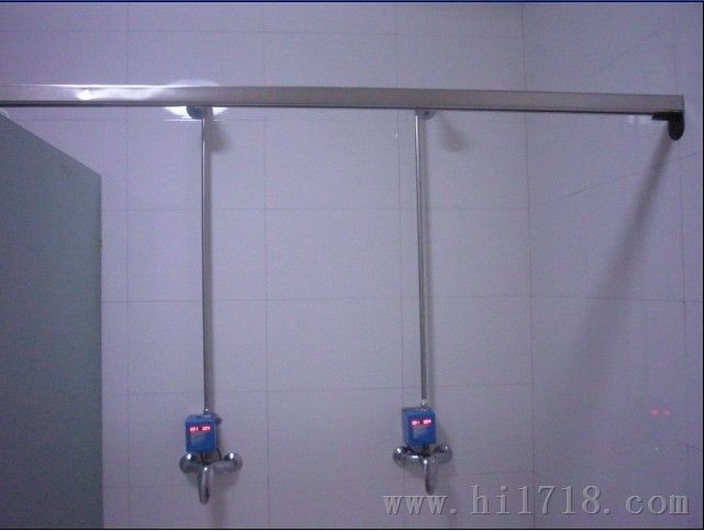 淋浴-开宿舍公用水刷卡节水器