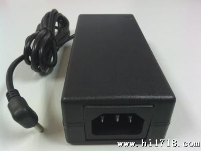 深圳工厂供应桌面式全电压12V5A电源适配器 质量稳定 保修2年