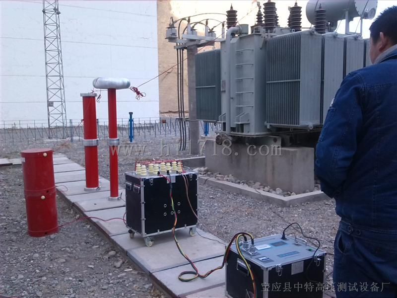 变频串联谐振成套试验装置是运用串联谐振的原理，通过调节变频控制器的输出频率，使得回路中的电抗器的电感