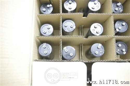 450V2200uF电容器