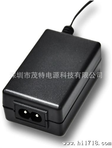 12V1A 12W UK CE 英规电源适配器