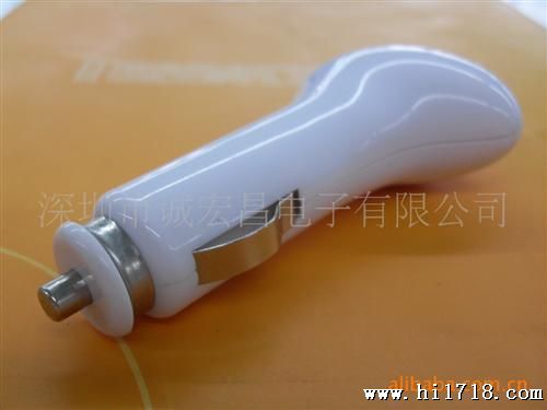 厂家大量供应U接口5V500MA车充车载手机充电器