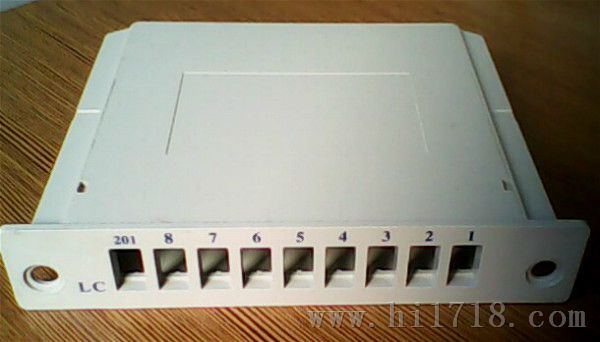 1分8光纤插片盒——通信质量