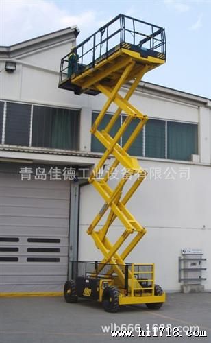 优惠供应意大利AIRO高空作业15米曲臂车,活动中