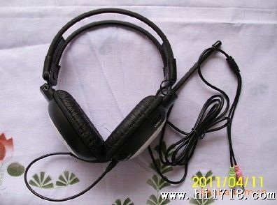厂家直供 头戴折叠式无线调频耳机 四六级耳机 电脑耳麦线