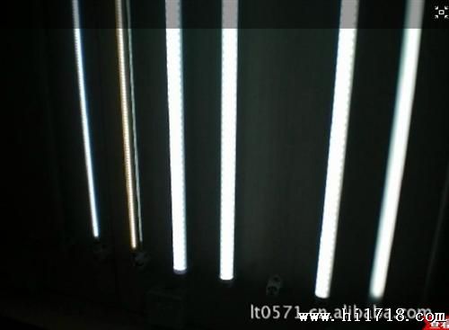 LED日光灯 T8C-9W-600  0.6米T8日光灯灯管
