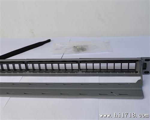  屏蔽配线架 配线架空架 适合安装180度 免打线 屏蔽模块
