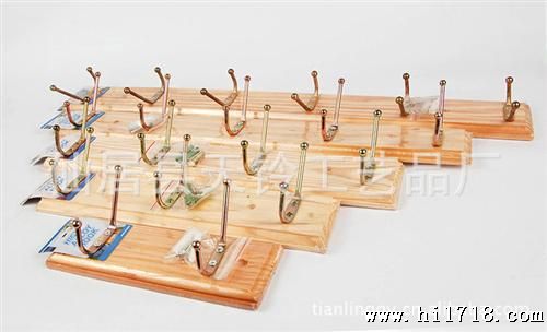 供应衣架挂钩拉衣架裤夹等竹木工艺品,家居用品批发售