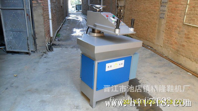 摇臂式裁断机升级版1_副本