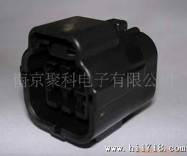 连接器