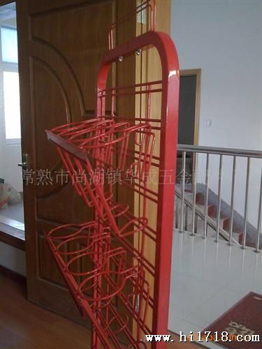 多用途精品展示架安装、运输方便，可根据客人要求来定做。 金属