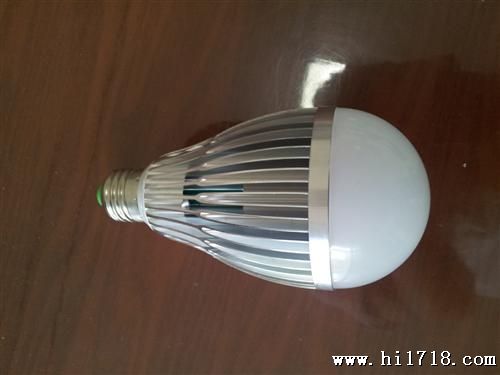 LED大功率12W球泡灯