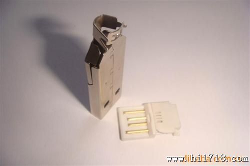 供应刺破式U  AM连接器