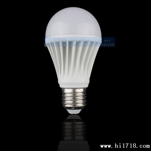 生产供应优质精品大功率7WLED灯泡高导热压铸铝壳LED球泡灯
